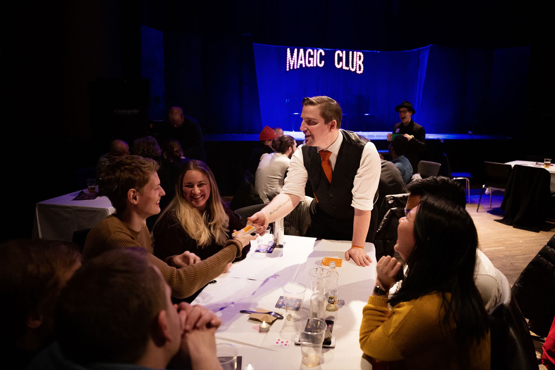 Anders Fox Table Hopping